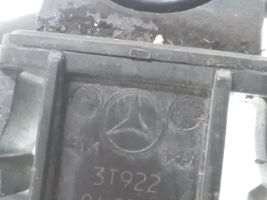 Mercedes-Benz E A207 Dysza spryskiwacza szyby przedniej / czołowej 3T922