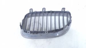 BMW 5 E60 E61 Maskownica / Grill / Atrapa górna chłodnicy 51137065702