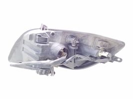 Toyota Yaris Lampa przednia 811500D120