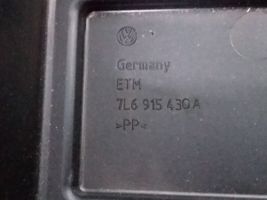 Volkswagen Touareg I Akumuliatoriaus dėžė 7L6915430A