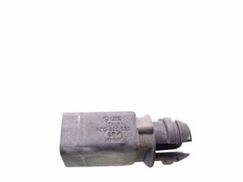 Volkswagen PASSAT B6 Sonde température extérieure 8Z0820535