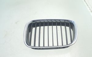 BMW 5 E39 Front bumper upper radiator grill 8159315