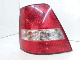 KIA Sorento Aizmugurējais lukturis virsbūvē 8362