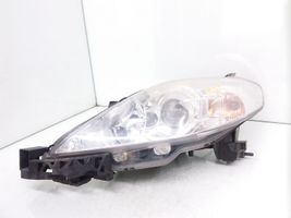 Mazda 5 Lampa przednia P4998L