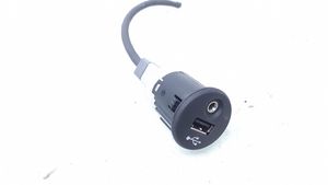 Nissan Juke I F15 USB-pistokeliitin 280023BH00A