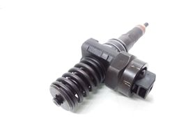 Volkswagen PASSAT B5 Fuel injector 038130073F