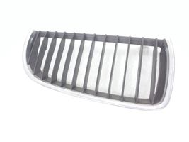 BMW 3 E90 E91 Grille calandre supérieure de pare-chocs avant 7120008