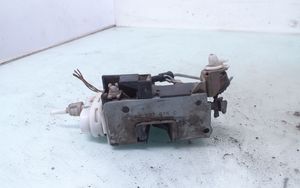 Audi A4 S4 B5 8D Serrure de porte avant 8D1837015C