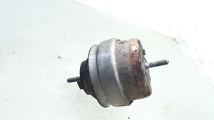 Volkswagen PASSAT B5 Soporte de montaje del motor 8D0199382L