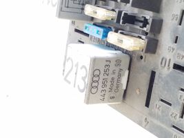 Audi 80 90 B3 Module de fusibles 443941822B