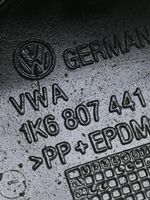 Volkswagen Golf V Zaślepka haka holowniczego zderzaka tylnego 1K6807441