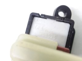 Honda CR-V Tailgate opening switch M08525