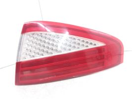 Ford Mondeo MK IV Luz trasera/de freno 7S7113404A