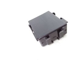 Toyota Auris E180 Module relais lève-vitre 8594002060