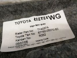 Toyota Avensis T250 Rivestimento portellone 6775005070