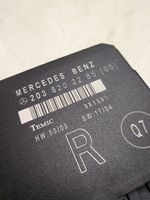 Mercedes-Benz C W203 Durų elektronikos valdymo blokas 2038202285