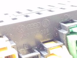 Volkswagen Polo III 6N 6N2 6NF Fuse module 357937039