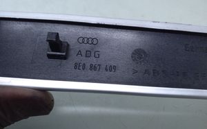 Audi A4 S4 B6 8E 8H Priekinė apdailos juosta 8E0867409