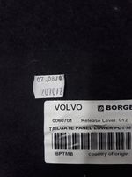 Volvo V70 Poszycie klapy tylnej bagażnika i inne elementy 0060701