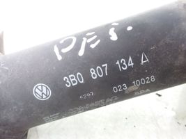 Volkswagen PASSAT B5 Etupuskurin törmäysvoiman vaimennin 3B0807134A