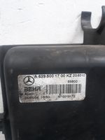 Mercedes-Benz Vito Viano W639 Jäähdyttimen jäähdytinpuhaltimen suojus A6395001700