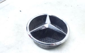 Mercedes-Benz CLS C218 X218 Mostrina con logo/emblema della casa automobilistica A2188880060