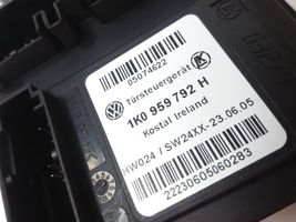 Volkswagen Golf Plus Priekinis varikliukas langų pakėlėjo 5M1837402C