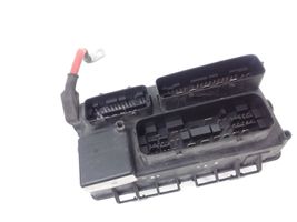 Opel Corsa D Module de fusibles 13217392