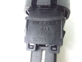 Nissan NV200 Hätävilkkujen kytkin S31471