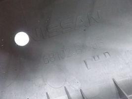 Nissan NV200 Kojelaudan keskiverhoilu 68102BJ96B