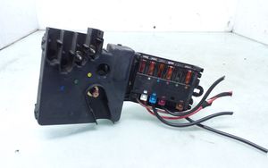 Mercedes-Benz CLS C219 Module de fusibles A2115461241