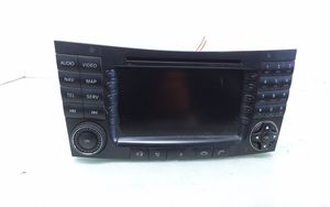 Mercedes-Benz CLS C219 Panel / Radioodtwarzacz CD/DVD/GPS A2118700089