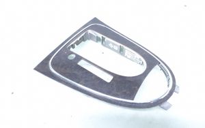 Mercedes-Benz CLS C219 Rivestimento in plastica cornice della leva del cambio A2196801036