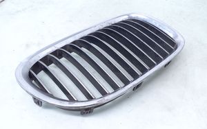 BMW 7 E65 E66 Grille calandre supérieure de pare-chocs avant 10627110