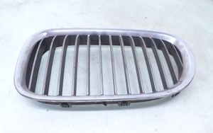 BMW 7 E65 E66 Griglia superiore del radiatore paraurti anteriore 10627110