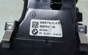 BMW 1 F20 F21 Kojelaudan sivutuuletussuuttimen kehys 9205356