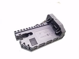 Opel Zafira A Fuse module 24412497