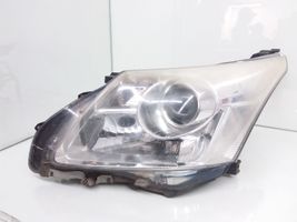 Toyota Avensis T270 Lampa przednia 8116605310