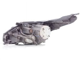 Toyota Avensis T270 Lampa przednia 8112605310