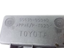 Toyota Avensis T270 Mukiteline edessä 5563005040