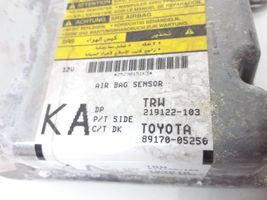 Toyota Avensis T270 Gaisa spilvenu vadības bloks 8917005050