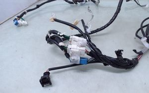 Toyota Avensis T270 Arnés de cableado de la puerta trasera/maletero 8218405140F