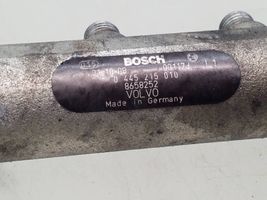 Volvo S60 Kraftstoffverteiler Einspritzleiste Verteilerrohr 8658252