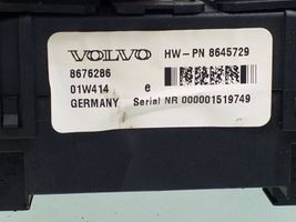Volvo S60 Boîte à fusibles 8676286