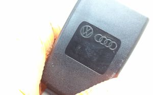 Audi A1 Klamra tylnego pasa bezpieczeństwa 8X0857739C