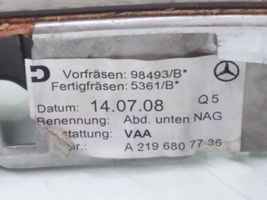 Mercedes-Benz CLS C219 Consola de plástico de la palanca de cambios A2196807736