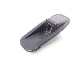 Ford Mondeo MK IV USB-pistokeliitin AM2T19A164BB