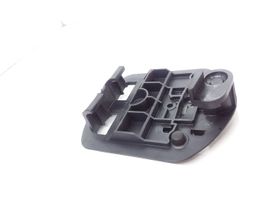 Mercedes-Benz E W211 Staffa supporto del triangolo d’emergenza 2118900814