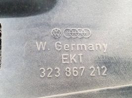 Volkswagen PASSAT B2 Rivestimento del pannello della portiera posteriore 323867172a