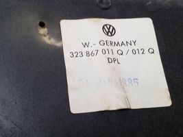 Volkswagen PASSAT B2 Boczki / Poszycie drzwi przednich 323867011q